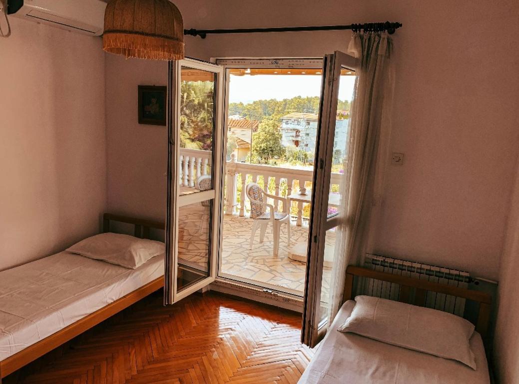 Peaceful, Cosy Tivat Guesthouse エクステリア 写真