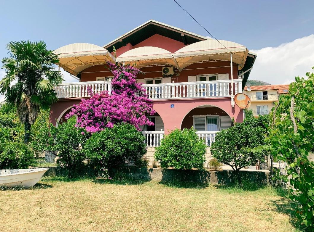 Peaceful, Cosy Tivat Guesthouse エクステリア 写真
