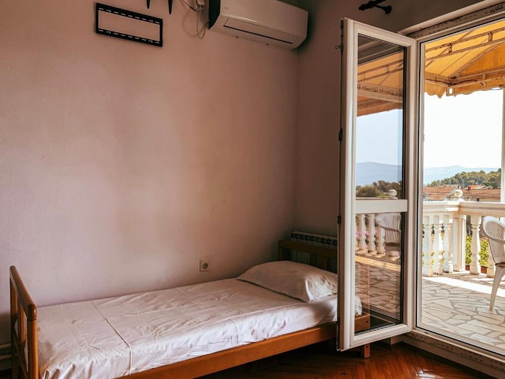 Peaceful, Cosy Tivat Guesthouse エクステリア 写真