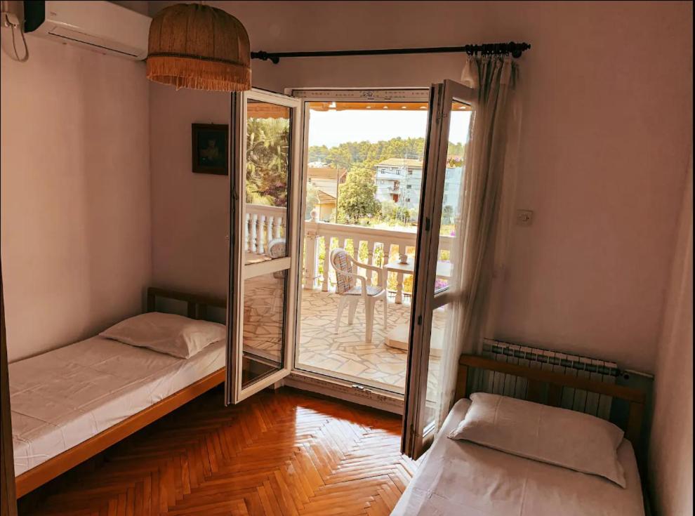 Peaceful, Cosy Tivat Guesthouse エクステリア 写真