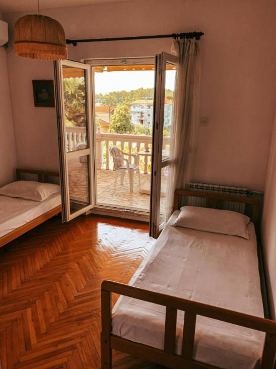 Peaceful, Cosy Tivat Guesthouse エクステリア 写真