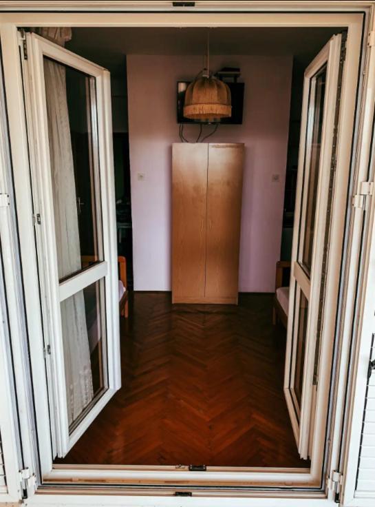 Peaceful, Cosy Tivat Guesthouse エクステリア 写真