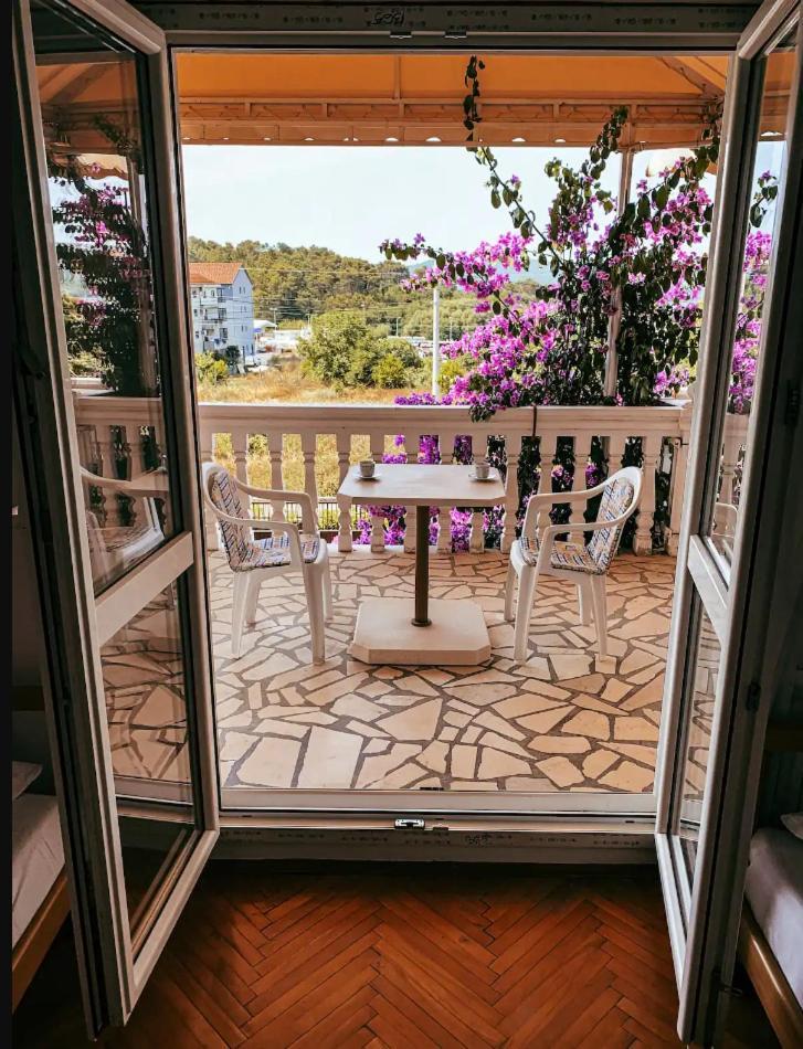 Peaceful, Cosy Tivat Guesthouse エクステリア 写真